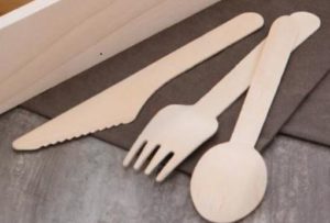 Couverts bois : fourchettes, couteaux, cuillères bois